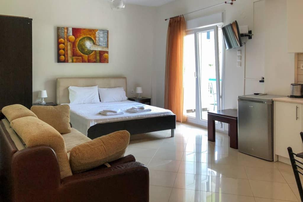 Cozy Studio Near The Beach 1Stfloor Apartment Nea Iraklitsa Bagian luar foto